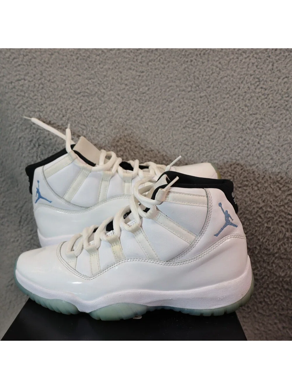 Jordan 11 Retro Legend Blue Men sz 9 Sneaker CT8012-104